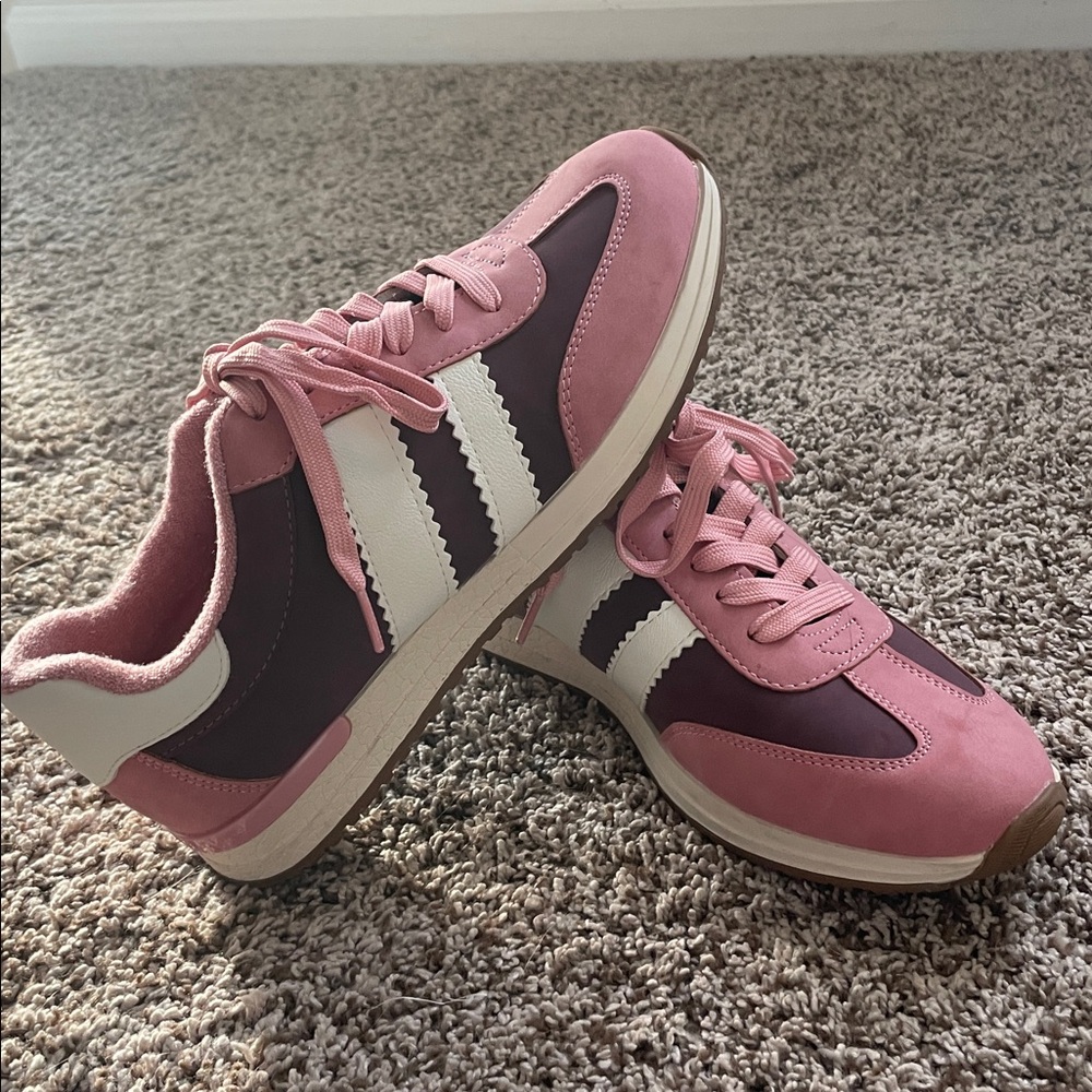 Dolce Vita Sneakers